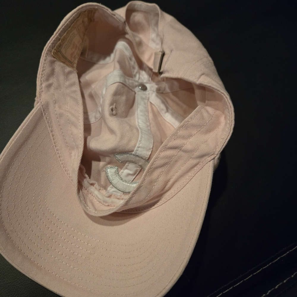 Women's Chicago Cubs Baseball hat. - Picture 3 of 6